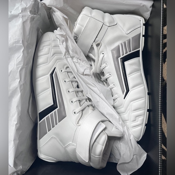 Brand new never worn authentic Prada men’s sneaker. - Picture 1 of 8